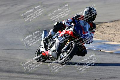 media/Jan-09-2022-SoCal Trackdays (Sun) [[2b1fec8404]]/Turns 9 and 8 (920am)/